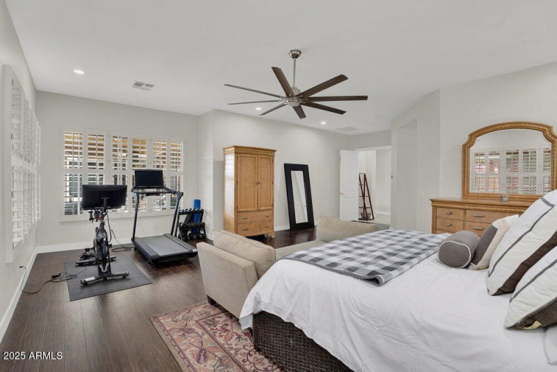 026_30-web-or-mls-2209_leo_place-28_621