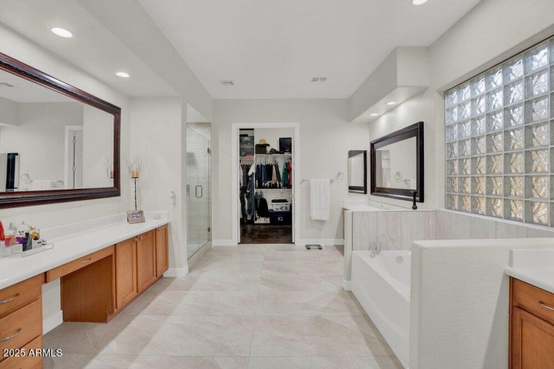 028_33-web-or-mls-2209_leo_place-32_502