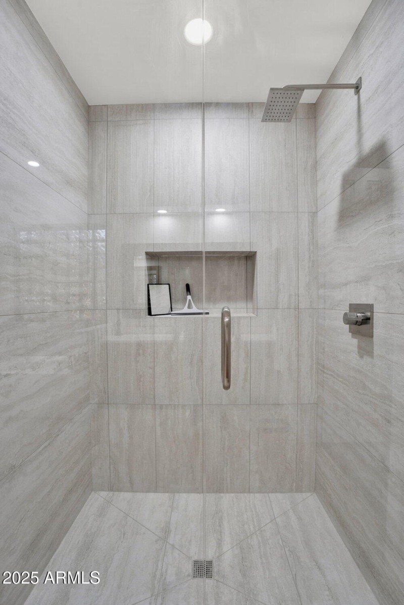 033_38-web-or-mls-2209_leo_place-34_348