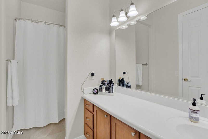 043_53-web-or-mls-2209_leo_place-52_156