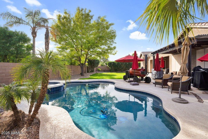 047_57-web-or-mls-2209_leo_place-60_650