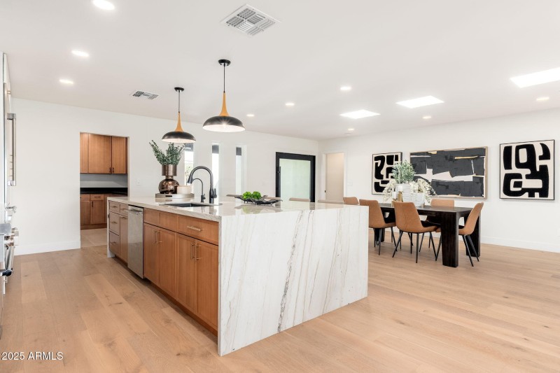 4333 E Fairmount Ave - 11