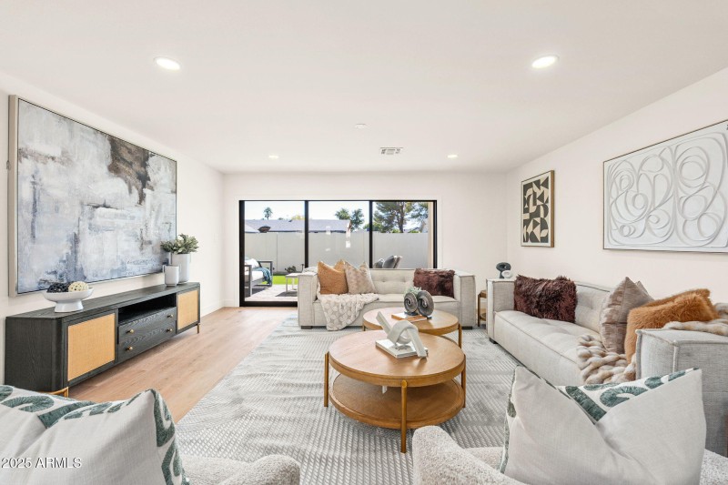 4333 E Fairmount Ave - 17