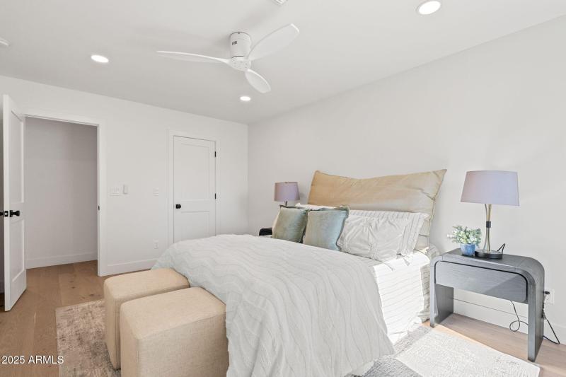 4333 E Fairmount Ave - 28