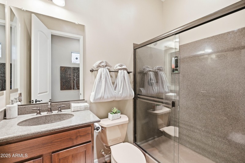 3h downtstairs bathroom