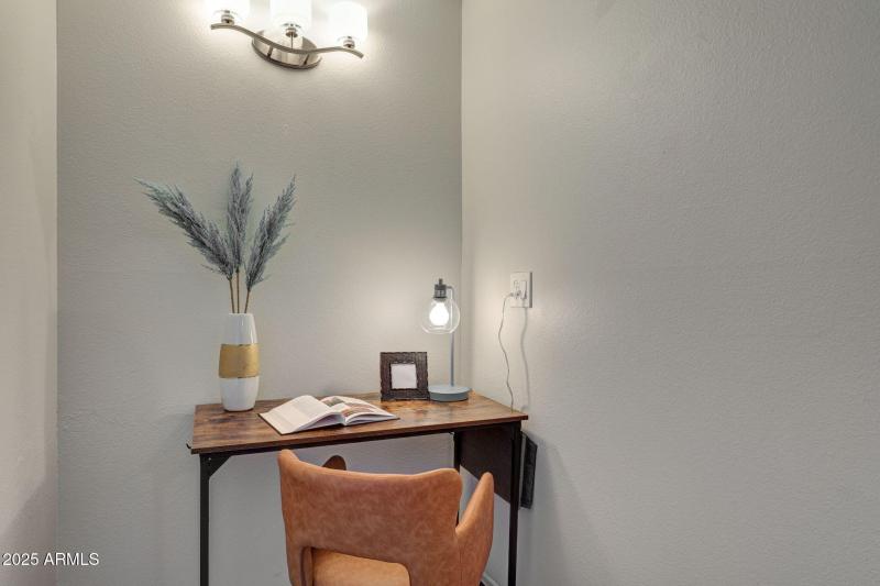 Office Niche in Primary