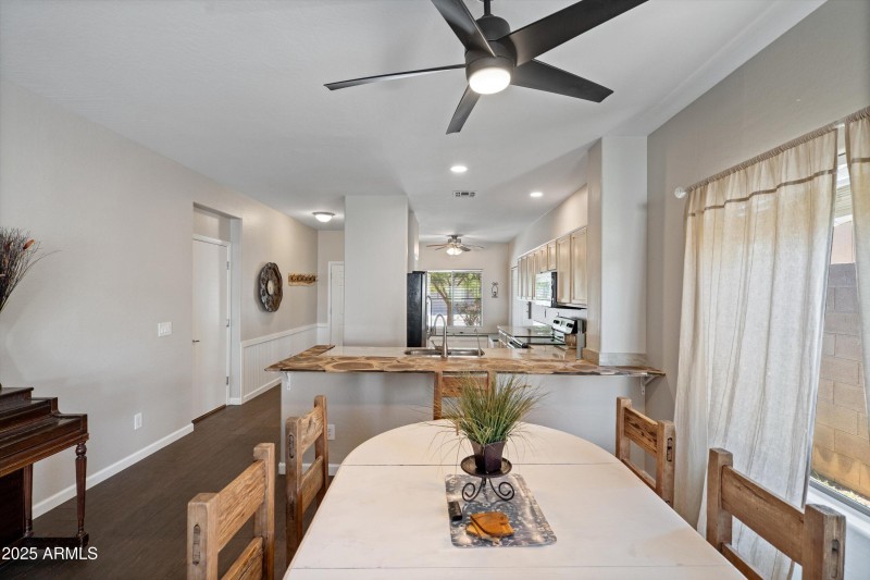 07-Dining Room to Kitchen