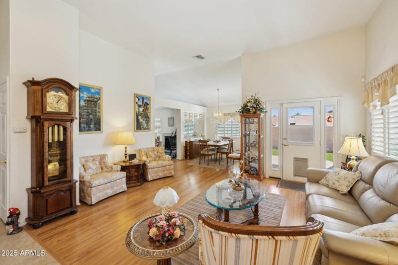 4-web-or-mls-9125-e-captain-dreyfus-ave