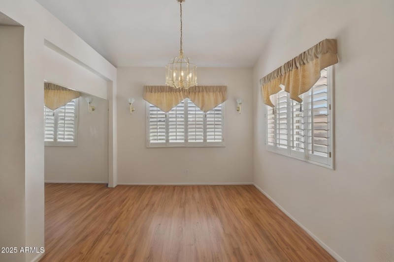 13-web-or-mls-9125-e-captain-dreyfus-ave