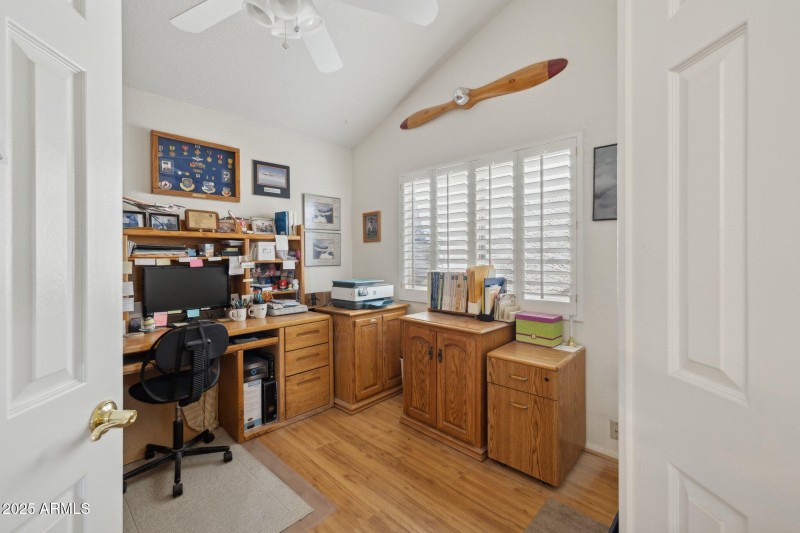 38-web-or-mls-9125-e-captain-dreyfus-ave