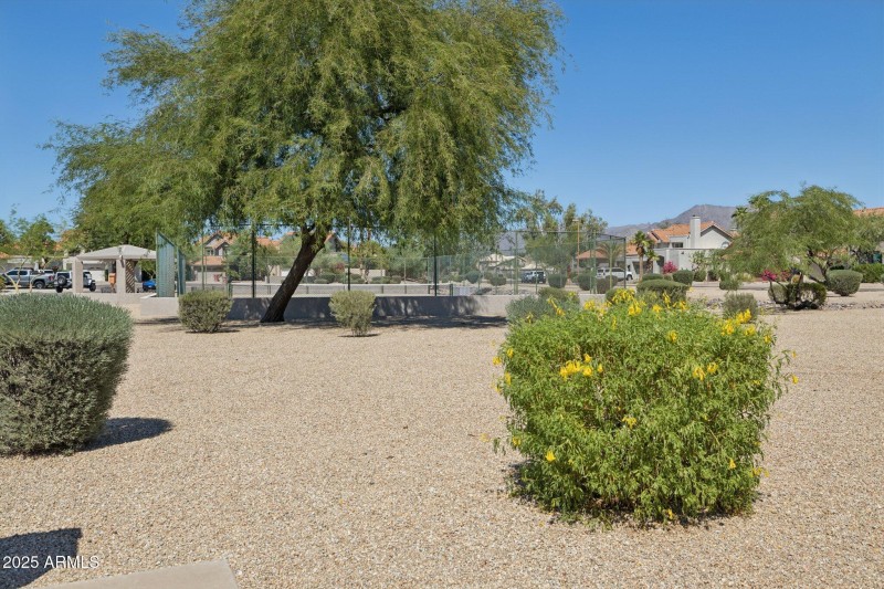 47-web-or-mls-9125-e-captain-dreyfus-ave