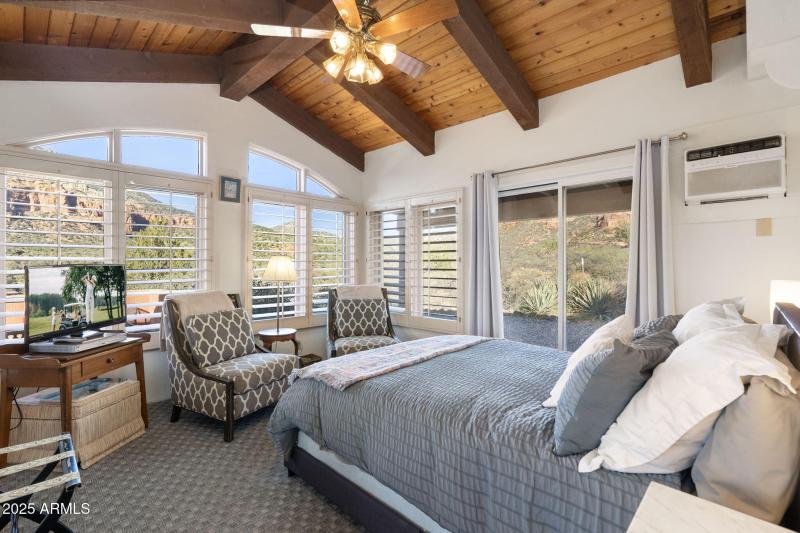 95-web-or-mls-QVB08736