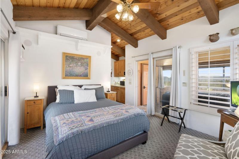 98-web-or-mls-QVB08755