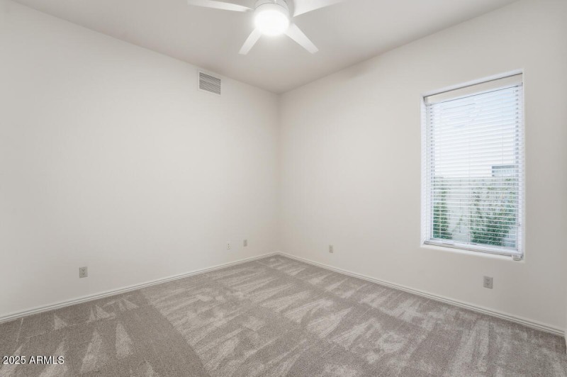 722 W Moon Valley Dr-14