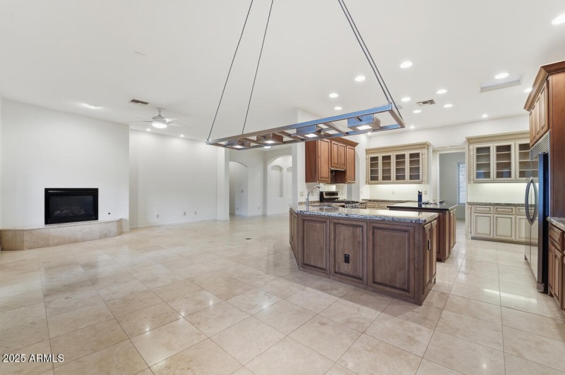 722 W Moon Valley Dr-05