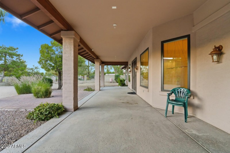 722 W Moon Valley Dr-40