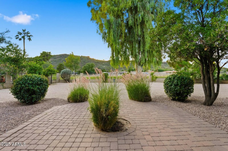 722 W Moon Valley Dr-46