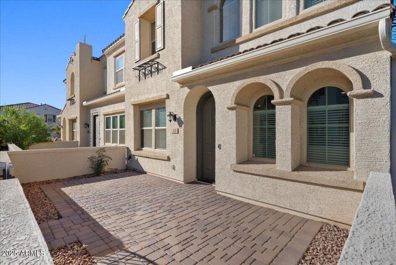 SPACIOUS GATED COURTYARD
