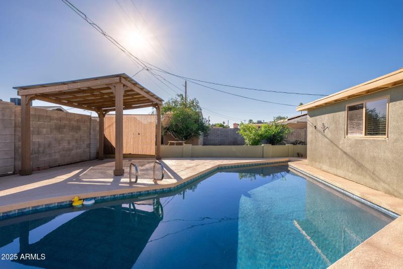 3215 W Sharon Ave, 11-06 - 13