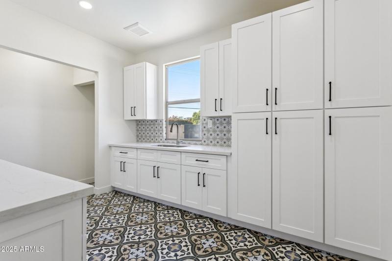 12-web-or-mls-2920-s-rita-ln