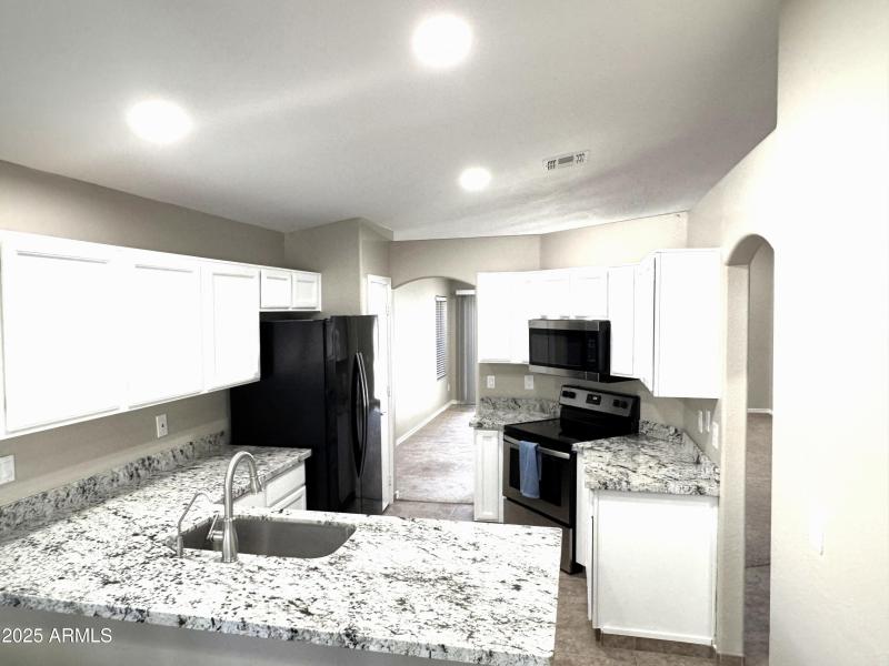 Light and bright kitchen