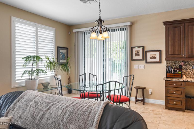 Great Room w breakfast area