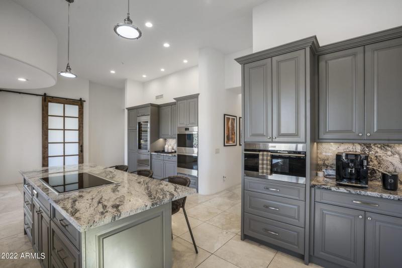 Stunning Chef's Kitchen