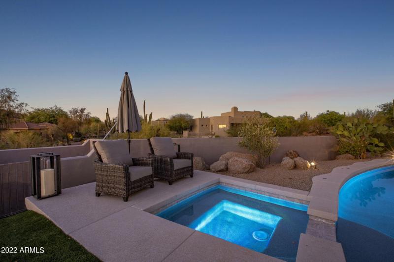 Hot Tub & Heated Pool