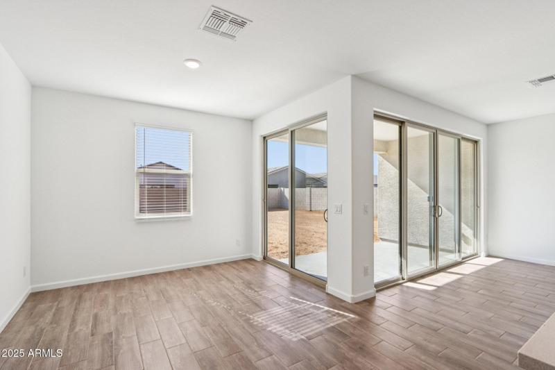 10.5-web-or-mls-W Camden Ave-S0711-029