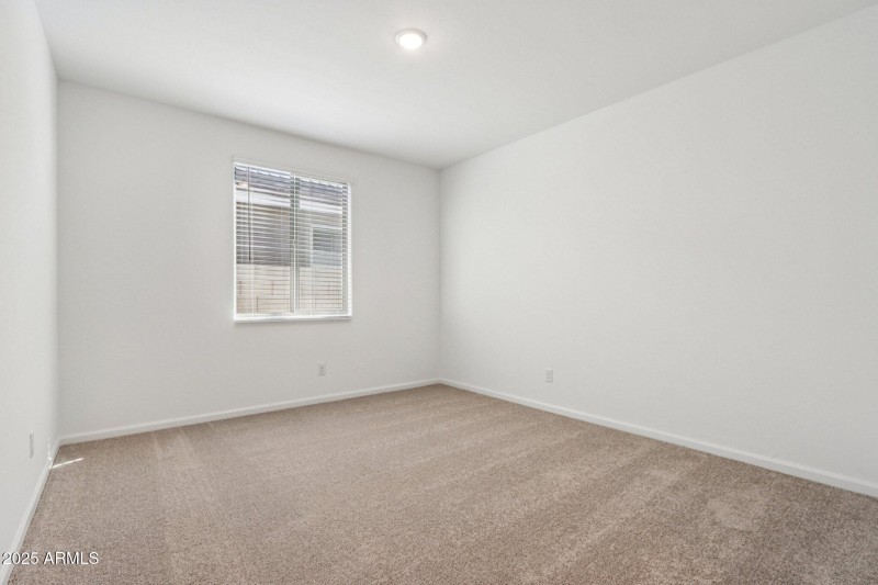 14-web-or-mls-W Camden Ave-S0711-014