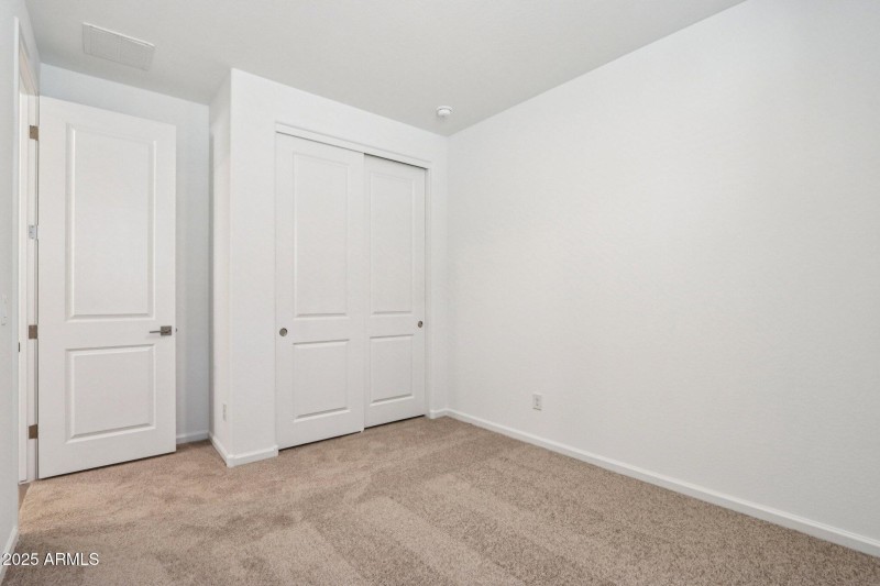 22-web-or-mls-W Camden Ave-S0711-022