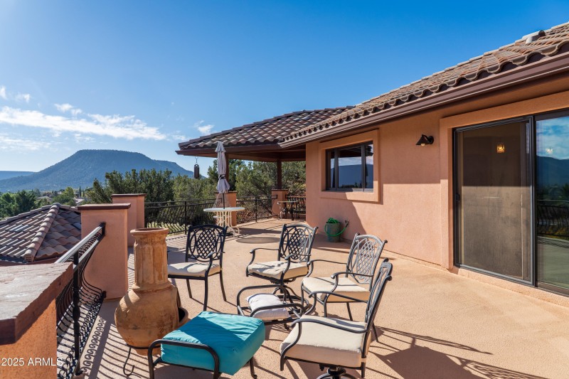 JL_260SunUpRanch-exteriors-04