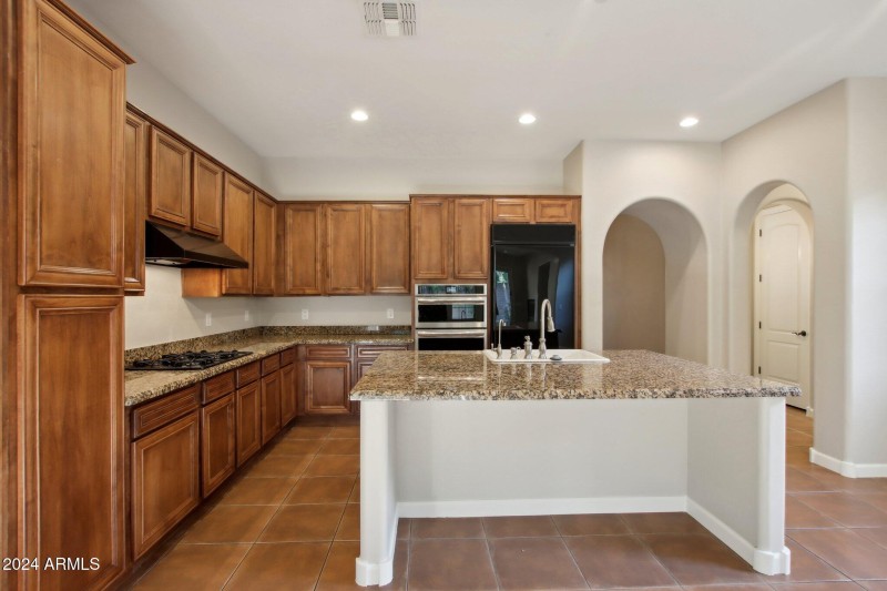 11-web-or-mls-E Via De Vaquero Dr-011