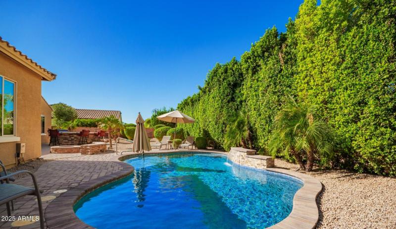 Private Pool has removable fence