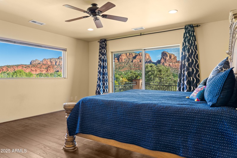 JL_260SunUpRanch-interiors-PrimarySuite-