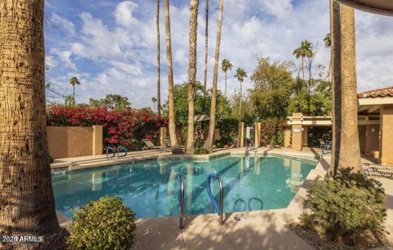 4 heated community pools