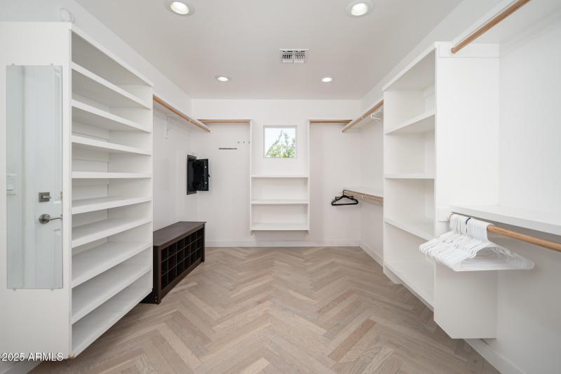 Primary - Massive closet!