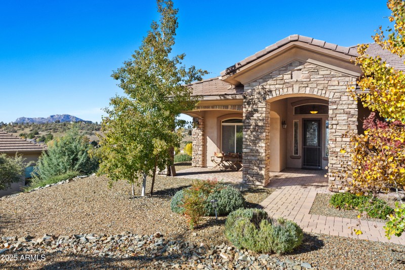 03-Front Walkway View of Granite Mountai