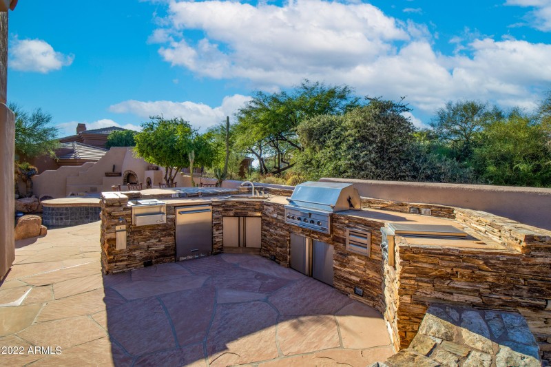 Outdoor kitchen