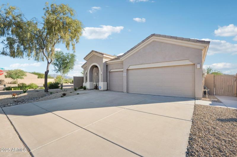 2-web-or-mls-W Sweet Acacia Dr-S0711-002
