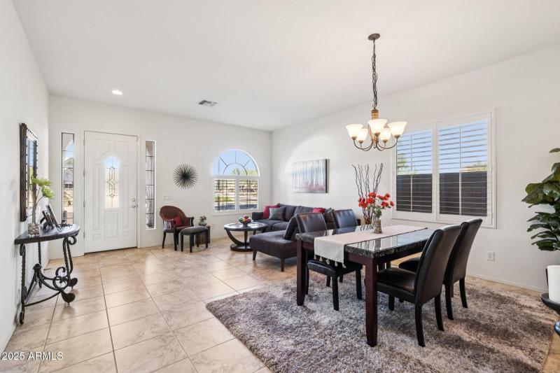 5-web-or-mls-W Sweet Acacia Dr-S0711-005