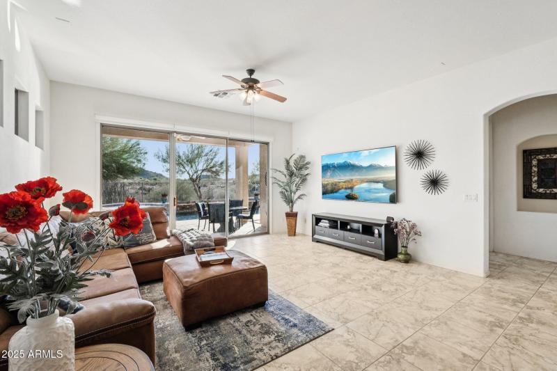 8-web-or-mls-W Sweet Acacia Dr-S0711-008