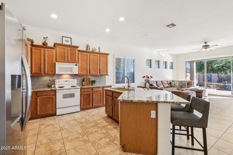 11-web-or-mls-W Sweet Acacia Dr-S0711-01