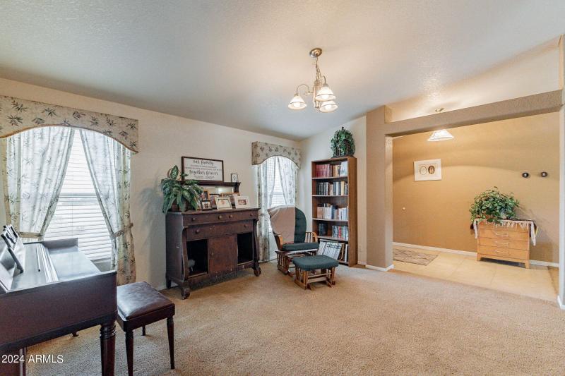 12-web-or-mls-Stonebluff-12