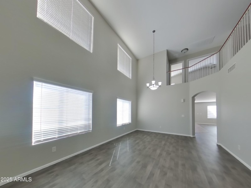 1_pc_mFUuf8Eady_FXOH8h8zHx_layout_0