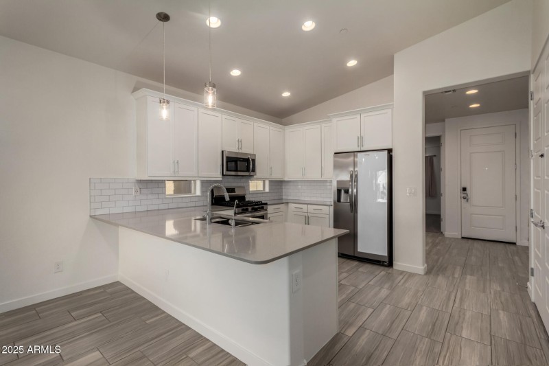 LIght & Bright Kitchen