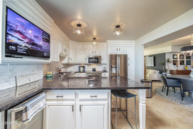 Kitchen, Lounge & Formal DR