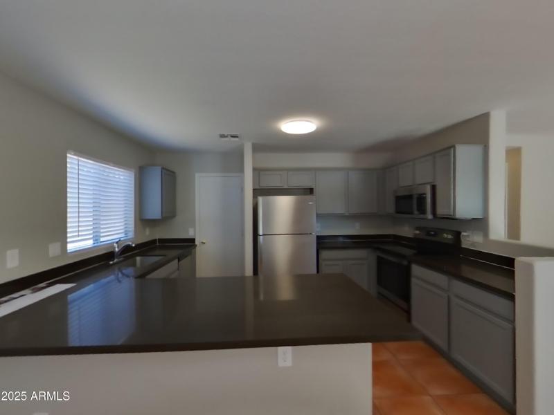 4_pc_vFYJYZpdJx_a85oQYB95I_other_room_j7