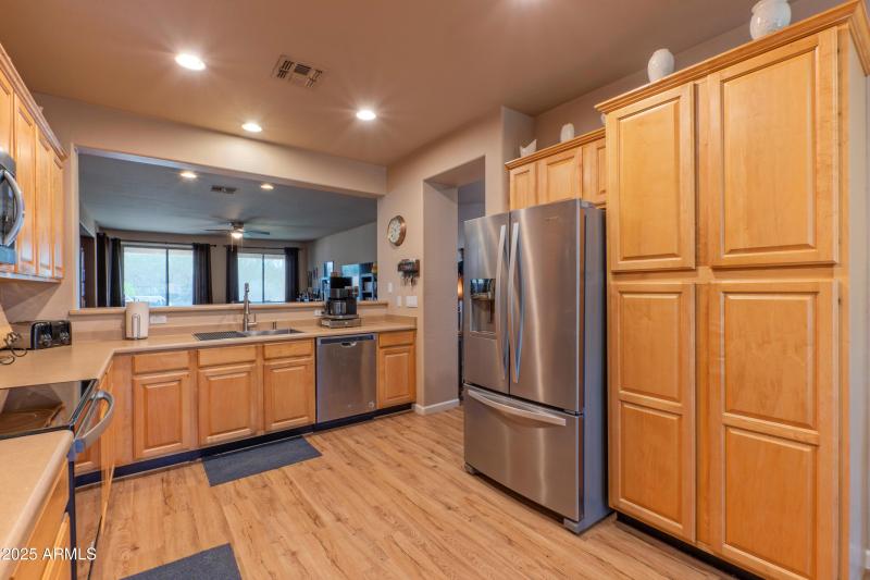 Kitchen with upgrade cabinets