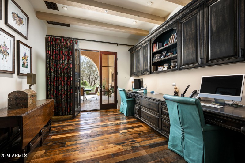 Secondary office with ext access